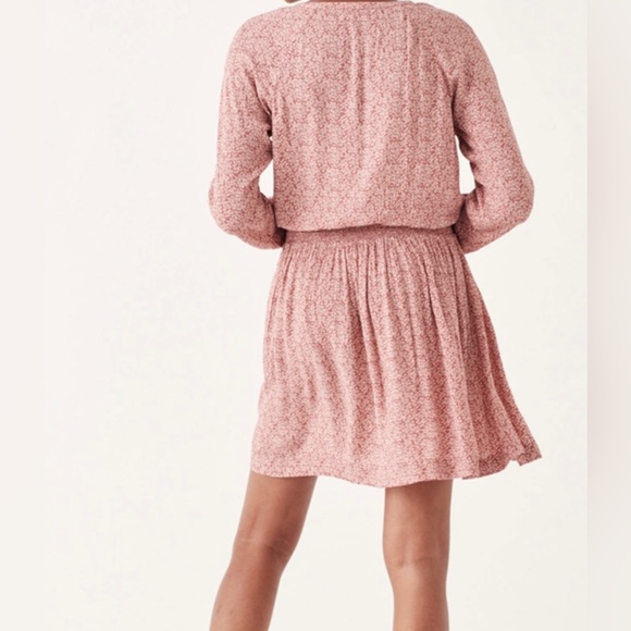 - Faherty Montara Dress
Size Small NEW without tags. Color: Mauve Leaf Batnik - Picture 4 of 7